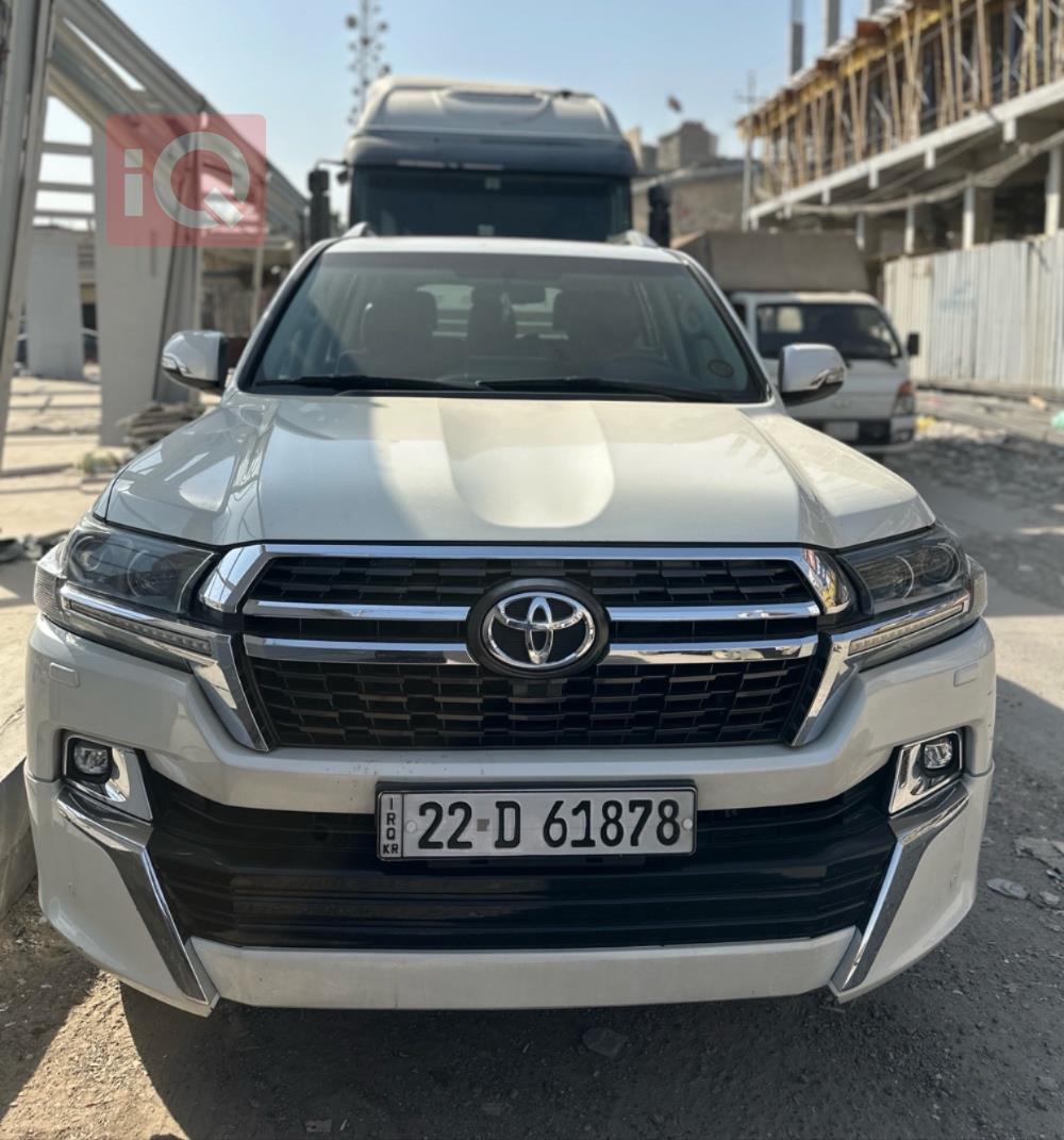 تۆیۆتا لاند کروزەر